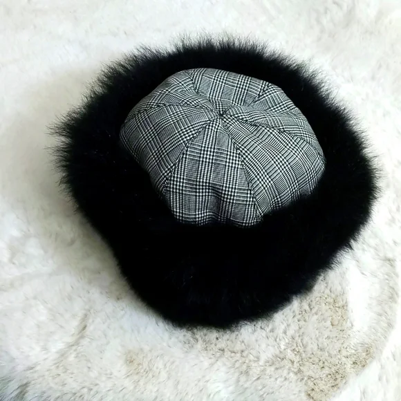 Echos de Paris| Faux Fur Trimmed Black and White Plaid Winter Cap - Picture 1 of 10